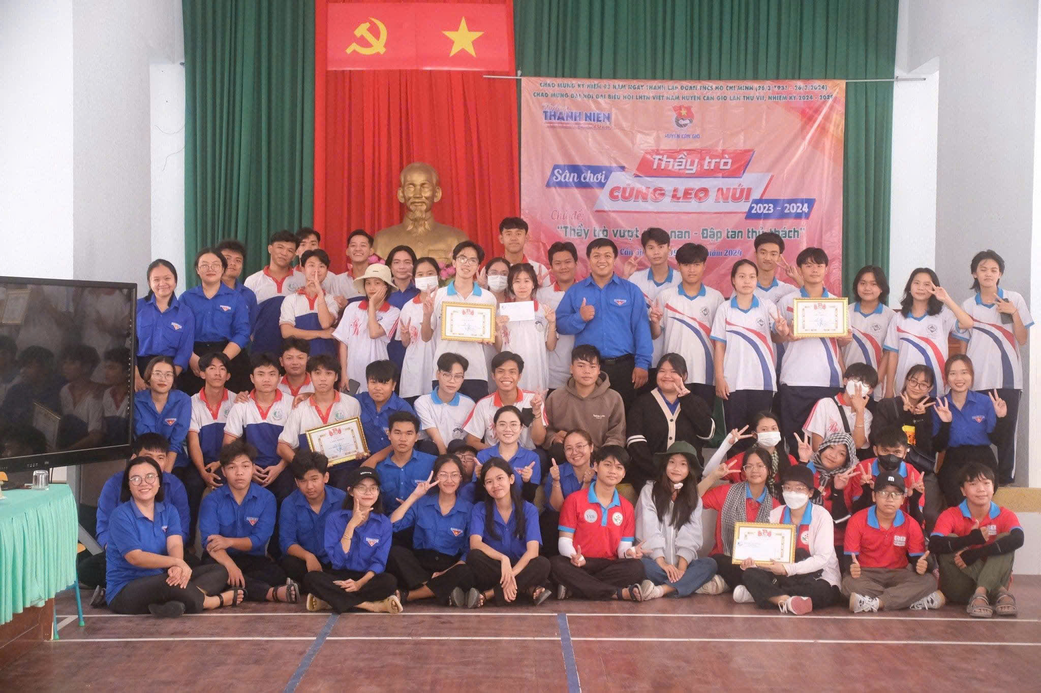 Sân chơi thầy trò cùng leo núi 2023-2024